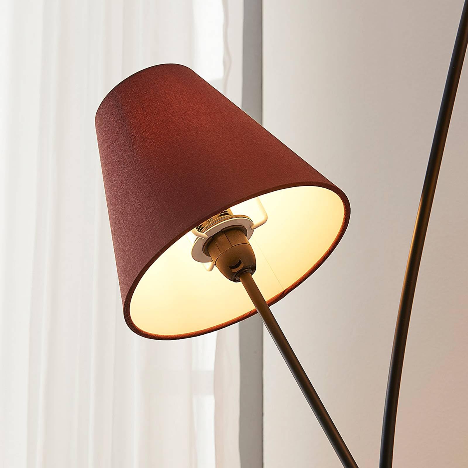 Lampada da terra in tessuto bouclé Loft