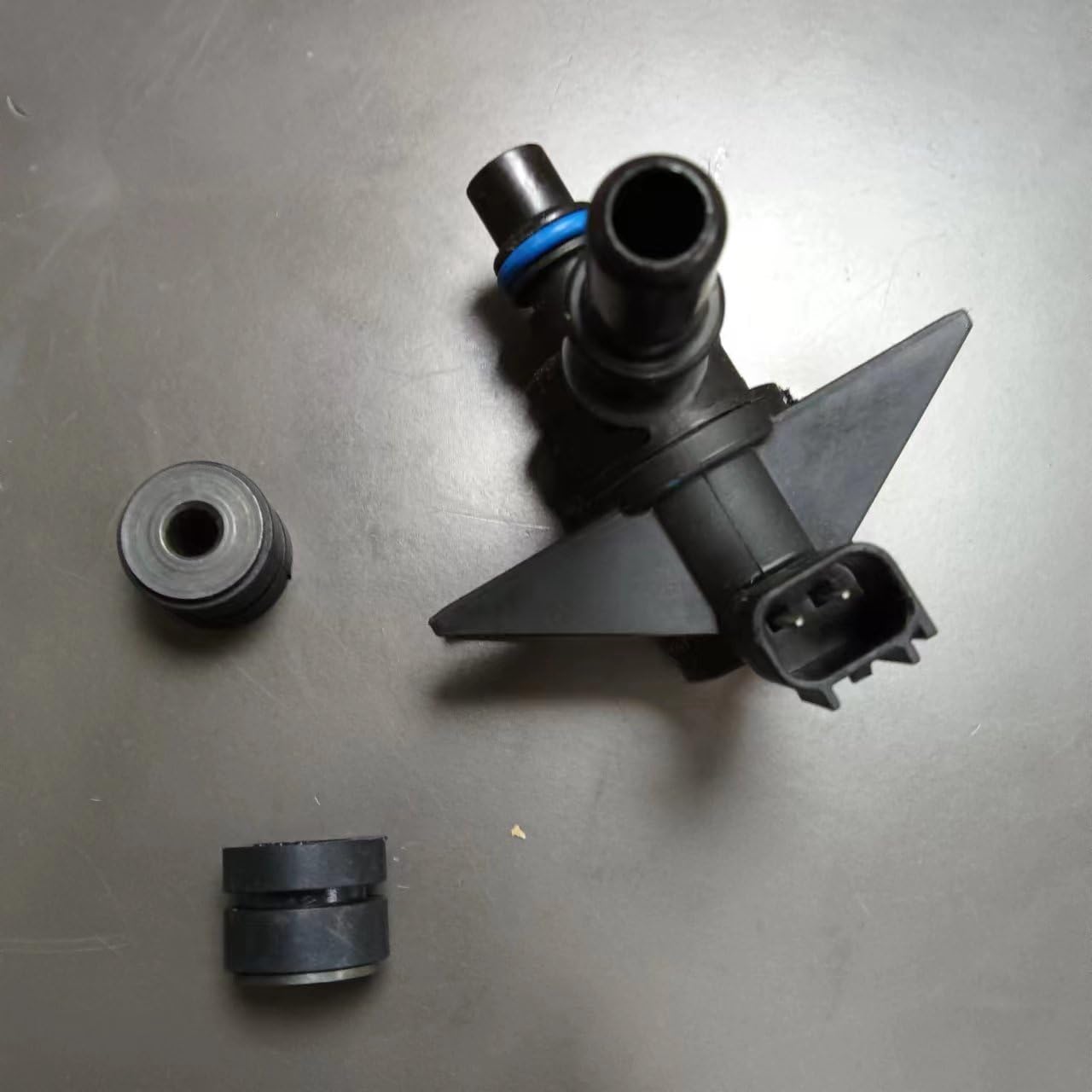 VALVOLA DI SPURGO DEL CANISTER DEL VAPORE AU5Z9C915B