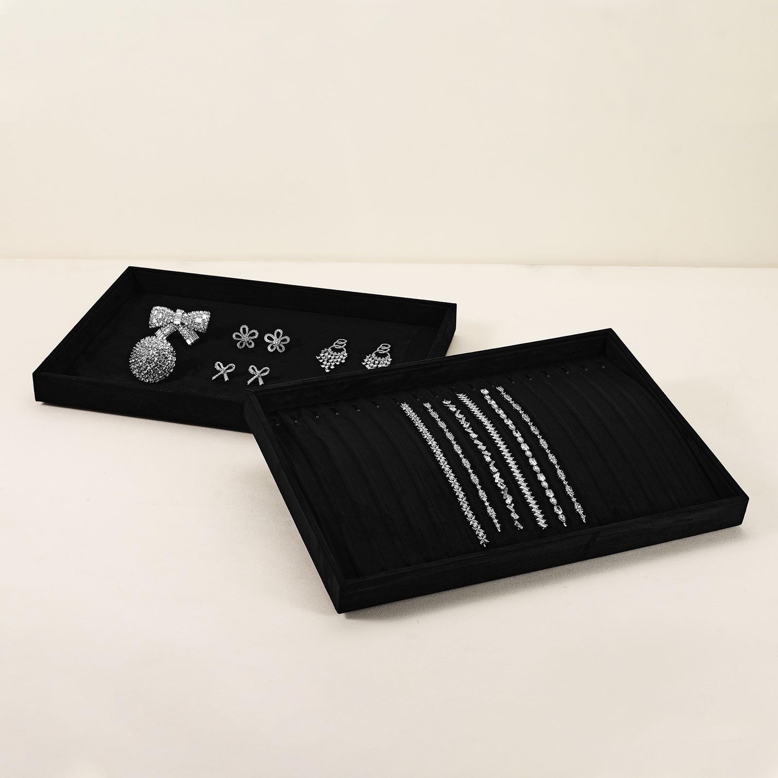 Oirlv Noir Plateaux de Bijoux en Microfibre - Organiseur Plat pour Anneaux, Colliers et Montres - Présentoir D'affichage