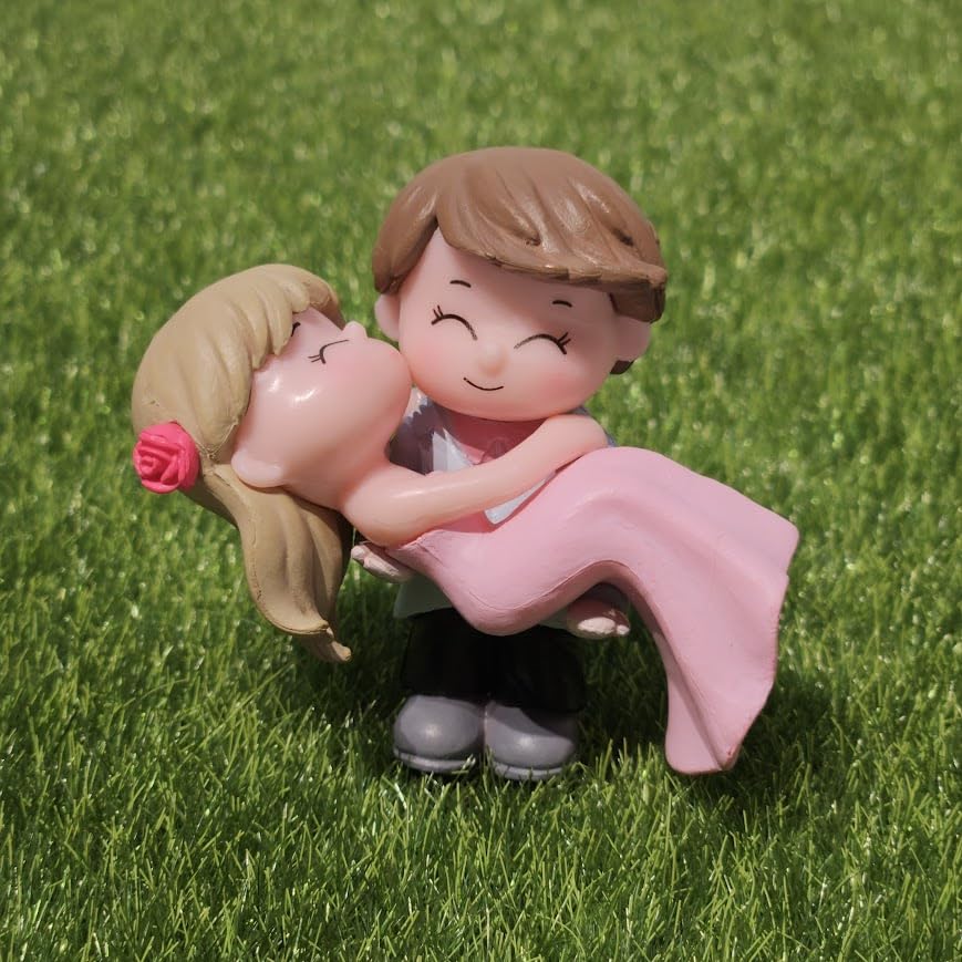 Image of Miniature Holding Couple Figurines | Cute Lovers Miniature for Mini Garden Decor, Dollhouse Accessories, Terrarium & Fairy Garden Decor