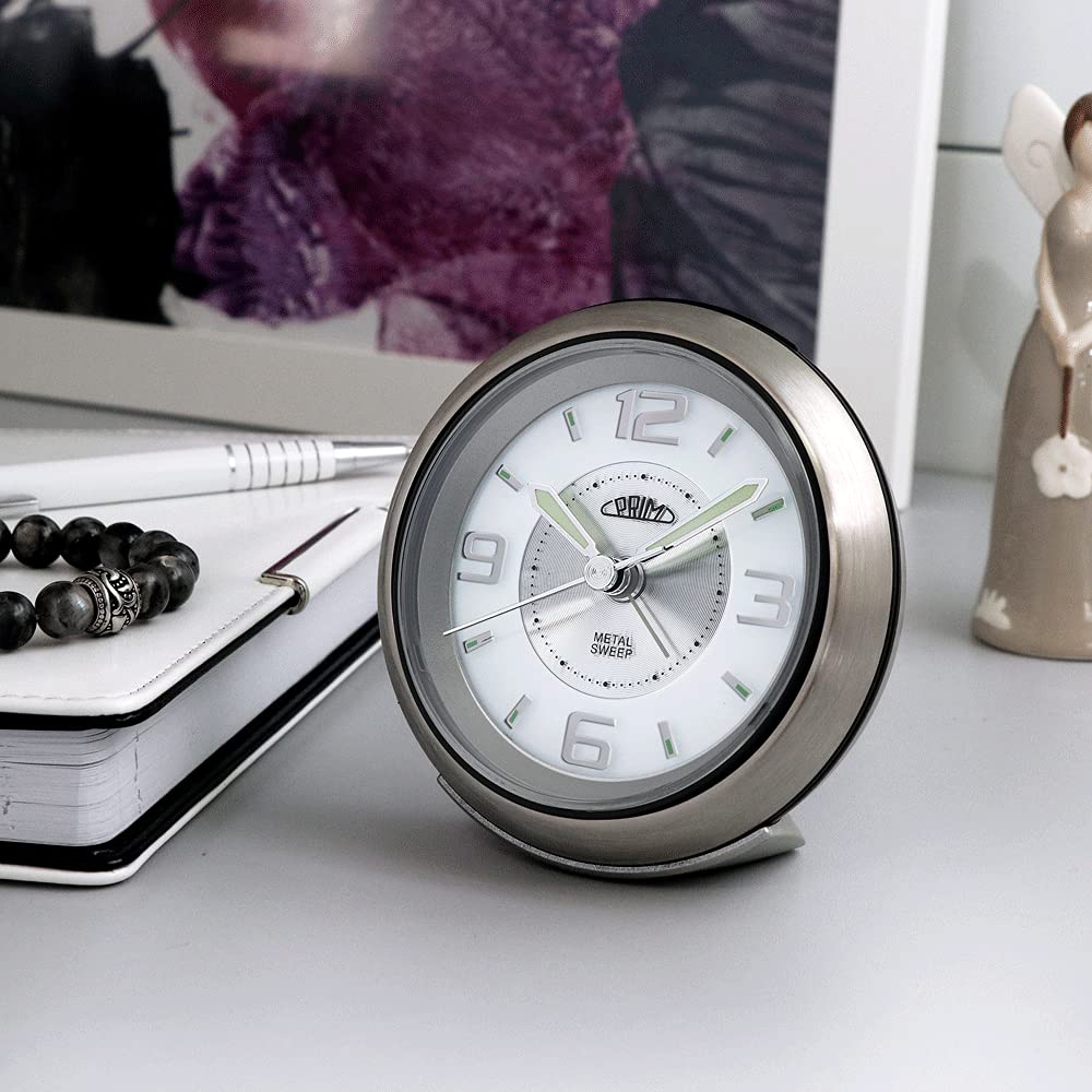 Sveglia analogica silenziosa in metallo con luce notturna, orologio da