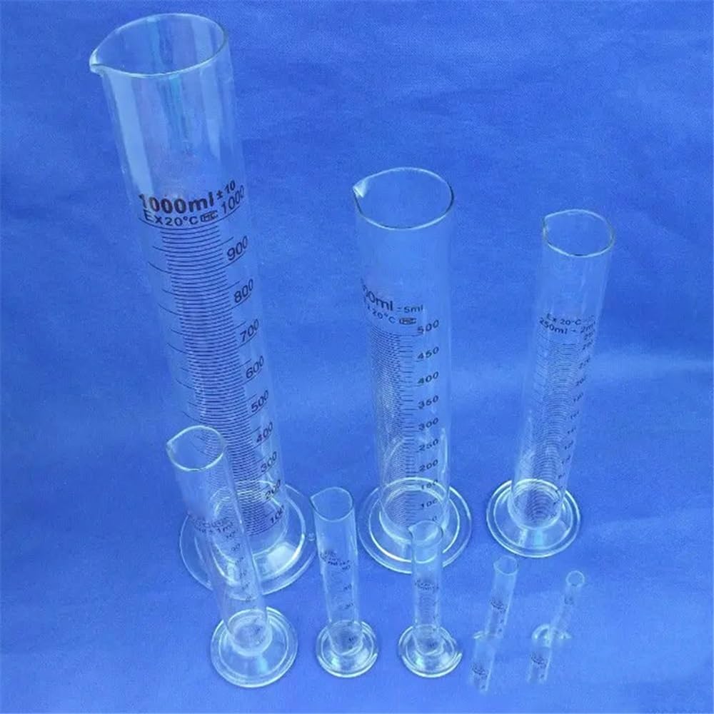 Misurazione di laboratorio. Cilindro graduato in vetro da 250 ml