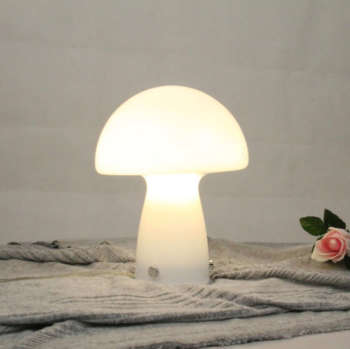 GUANSHAN Mushroom Table Lamp Wedding Bedside Lamp European Style Glass Night Light Bauhaus Decorative Table Light for Bedroom,Living Room, Wedding Gift