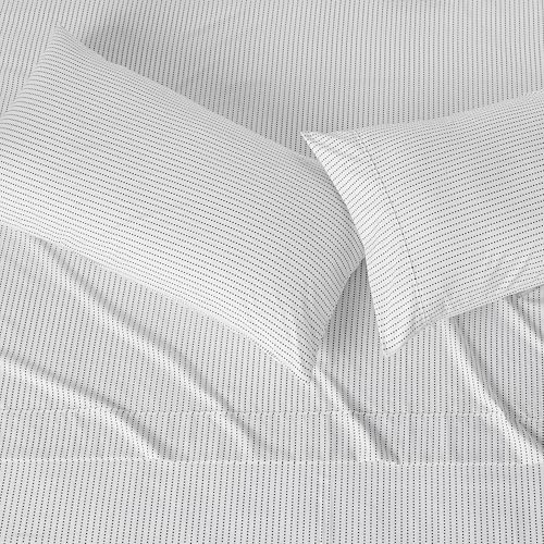 Image of Amazon Basics Lightweight Polyester Microfiber 4-Piece Bed Sheet Set, Machine Wash, King, Plum, Printed