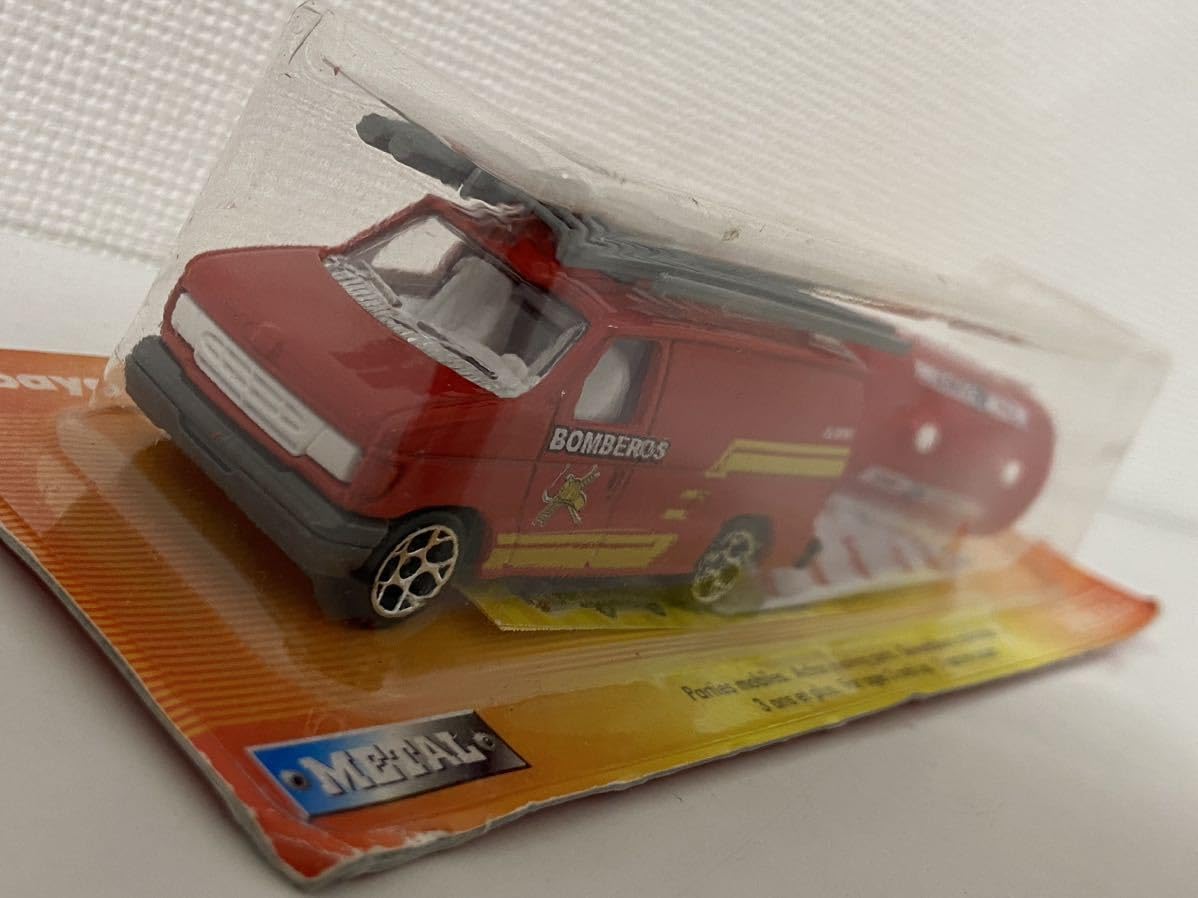 Amazon | マジョレット 1/63 フォード エコノライン 消防車 牽引