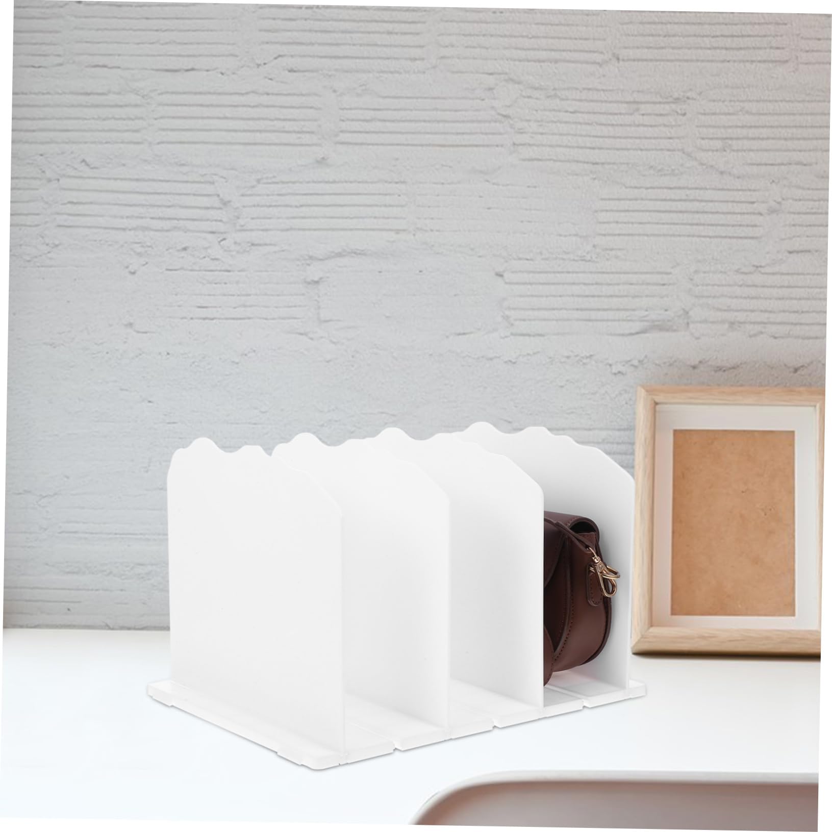 Amosfun Organizador de Armario para Bolsos, Estante para Guardar Bolsos Separadores Ajustables, Diseño Ondulado, Plástico Blanco, 2 Piezas