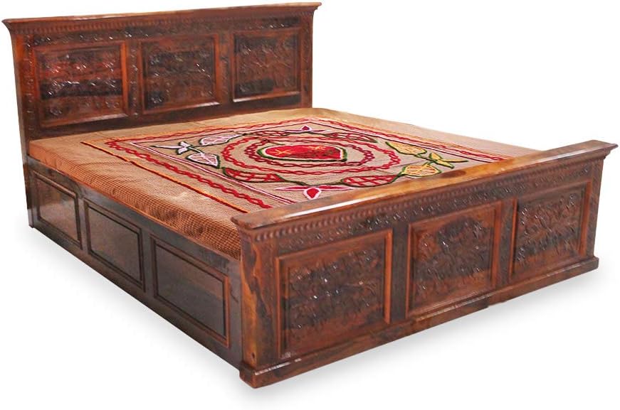 Royal Finish Flora Pattern Wooden King Size Bed in Natural Wood in Honey Oak Finish