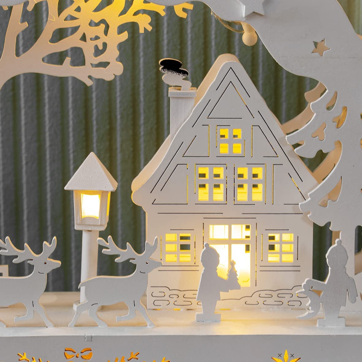 The Christmas Workshop Kerzenbrücke aus Holz mit 7 warmweißen Kerzen, Weihnachtsdeko, batteriebetrieben, 43 x 28 x 8 cm, 88200