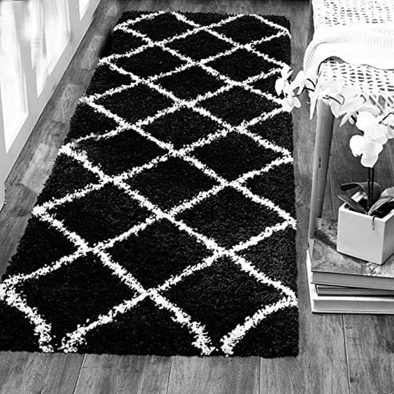 Image of SAGON Luxury Shaggy Carpet for Home | Soft Premium Plush Floor Rug with Anti Skid Backing | Bedroom, Living Room & Bedside Carpet| 1.6 x 4 Feet Black Ivory Box