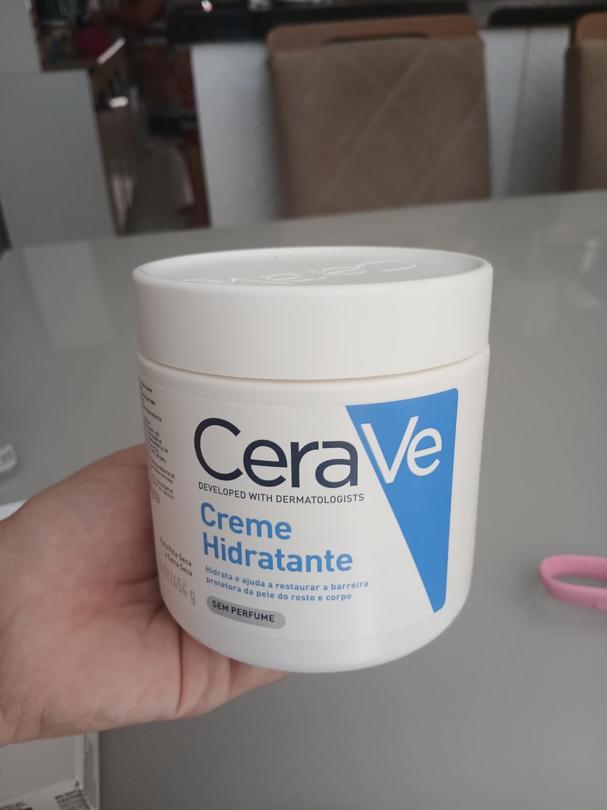 CeraVe Creme Hidratante Corporal, para Pele Seca a Extra Seca, com 3 Ceramidas Essenciais e Ácido Hialurônico, Hidratação Profunda e Duradoura, Tecnologia MVE, Sem Perfume, 453g