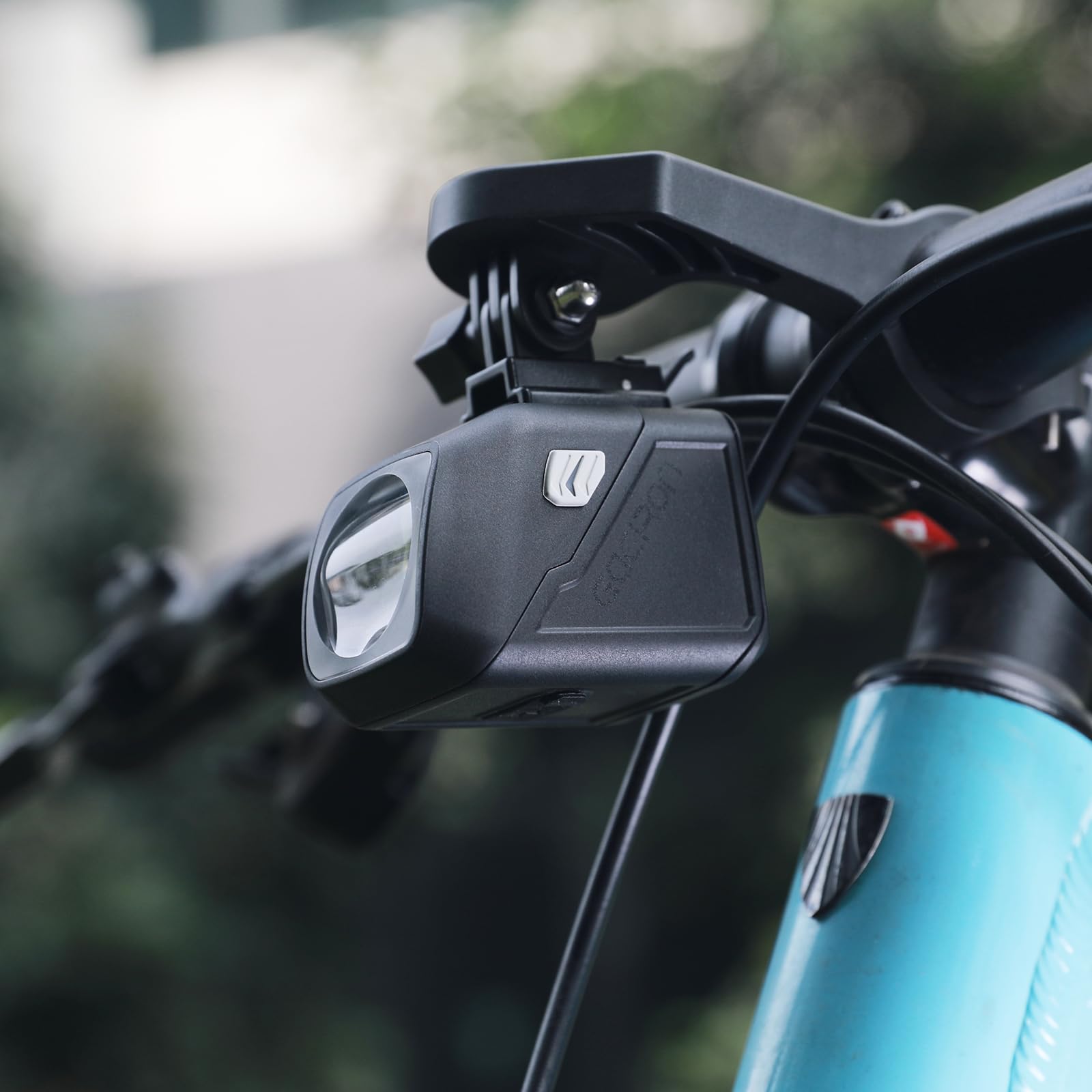 Gacirón Luz bicicleta delantera CETUS-1700,Diseño óptico con Haz Alto y Haz bajo,Luz bicicleta de aluminio aerodinámico y control remoto inalámbrico,Faro de bicicleta de 4200 mAh con 6 modos de brillo