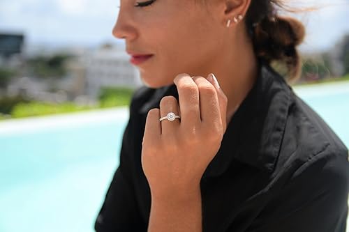 Miniatura 3 de LEMON GRASS Anillo de compromiso redondo de diamantes con halo de 122 quilates con banda de pavé en plata de ley con piedra de circonita cúbica