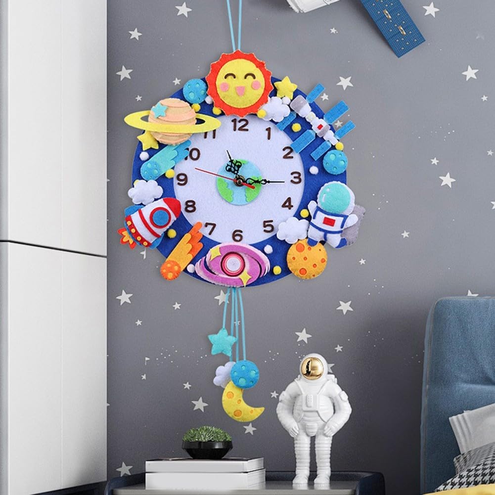 Orologio da parete in stile cartone animato fai da te unico pezzo decorativo divertente per bambini ornamenti fatti a mano personalizzabili con materiale non tessuto (E)