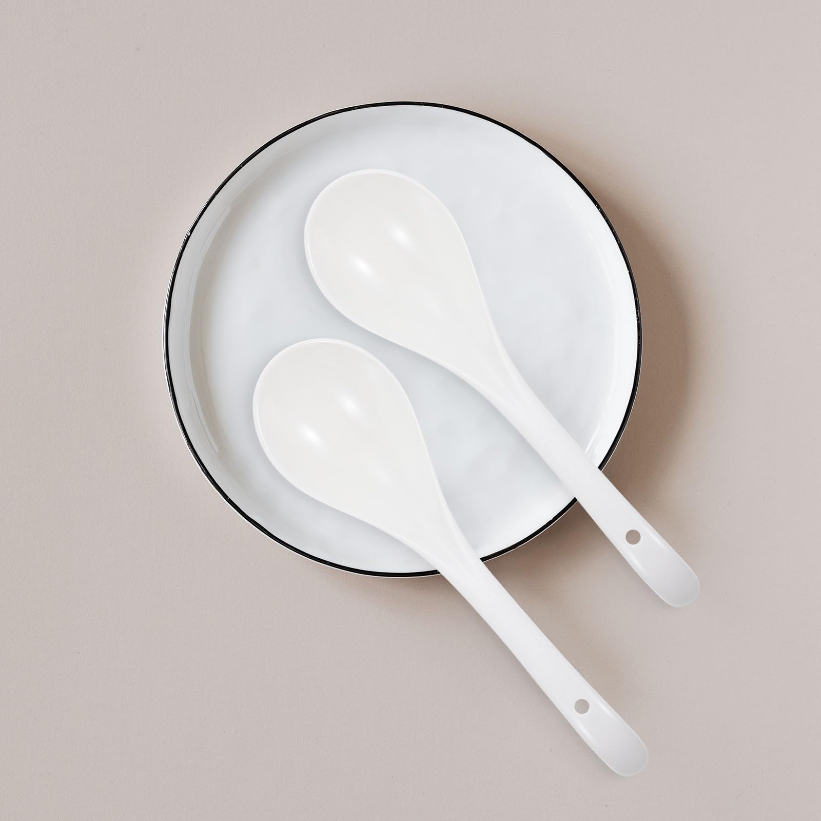 Uonlytech Lot de 6 Cuillères à Soupe en Céramique Blanche Légères et Résistantes, Design Simple et Élégant Cuisine Maison et Service de Table
