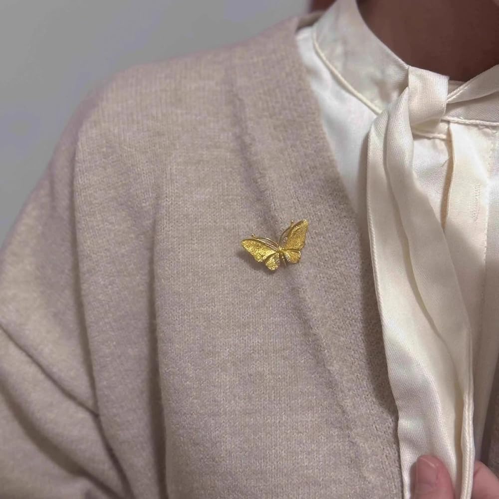 Gold Butterfly Broochs Pin for Women Delicate Elegant Butterfly Lapel Pins Dress Suit Brooch Pin Ceremony Christmas Brooch Jewelry Gift for Women Clothes Hat Bag Pins Accessories