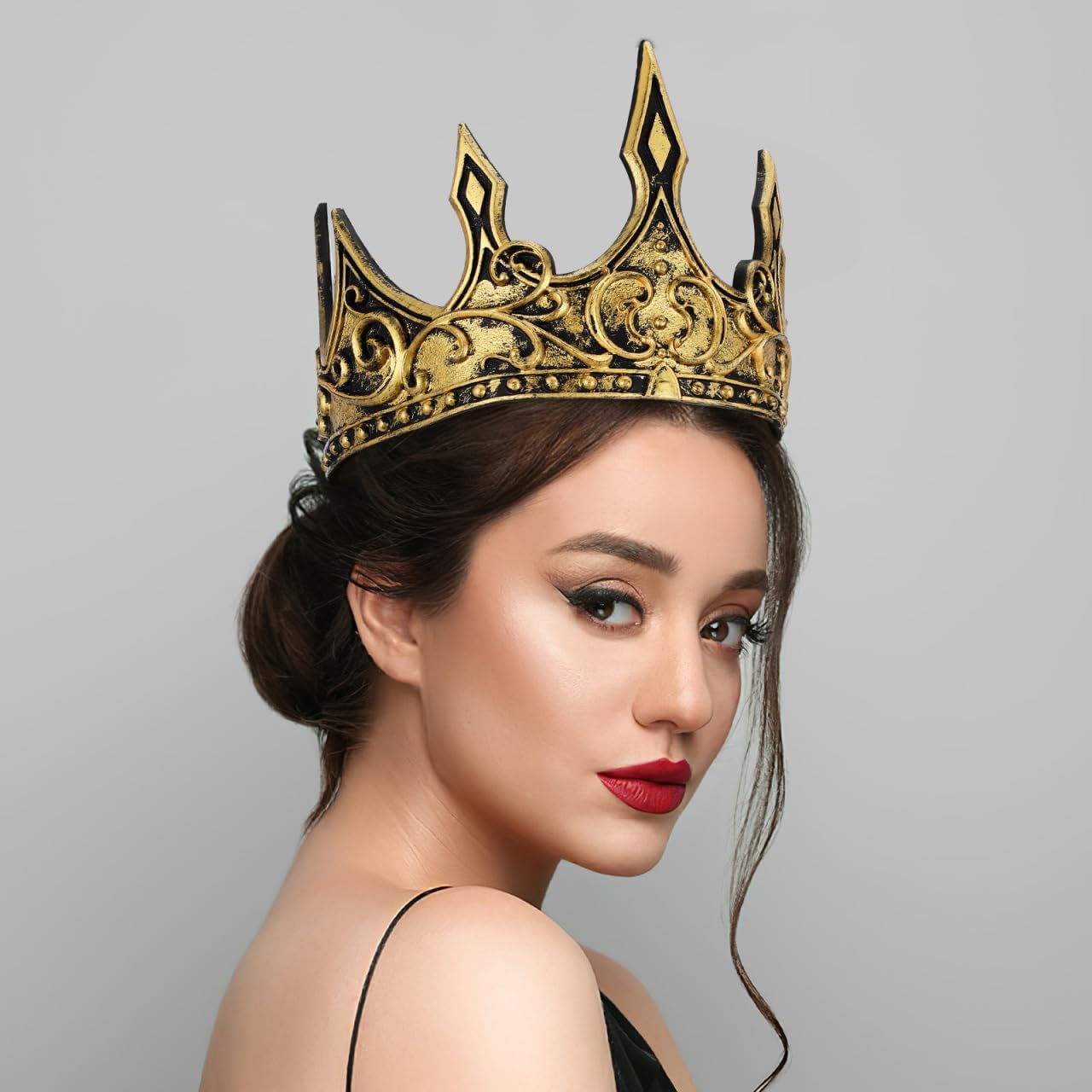 Baluue Royal King Crown 3D Royal Medieval Crown Prom King Cosplay Headband with Elastic Band Performance Headdress for Birthday, Wedding, Halloween, Prom (Random Pattern)