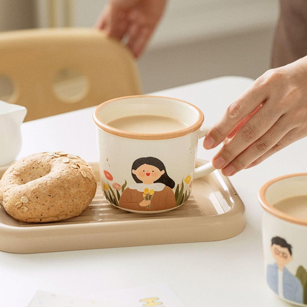 ハンドル付きマグカップ 茶色とベージュ ハンドル付きマグカップ 茶色とベージュ