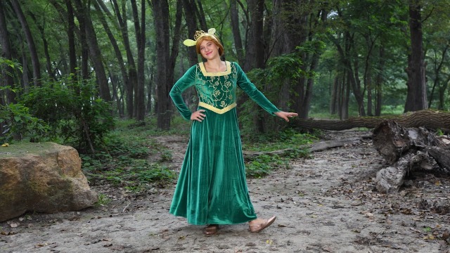 Disguise Deluxe Shrek Fiona Costume Dress for Women – Regal Green Gown with Ogre Ears Headband for Halloween & Cosplay S : Clothing, Shoes & Jewelry