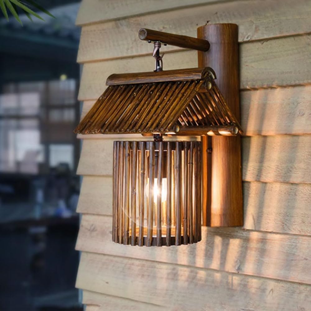 ヴィンテージの竹製壁掛け照明器具、屋内装飾壁掛け燭台、廊下廊下階段。木製の壁掛け照明器具,天井照明