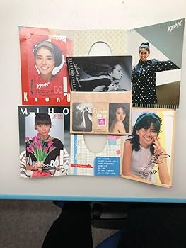 Amazon.co.jp: 中山美穂 中森明菜 小泉今日子 セット ※外袋少し