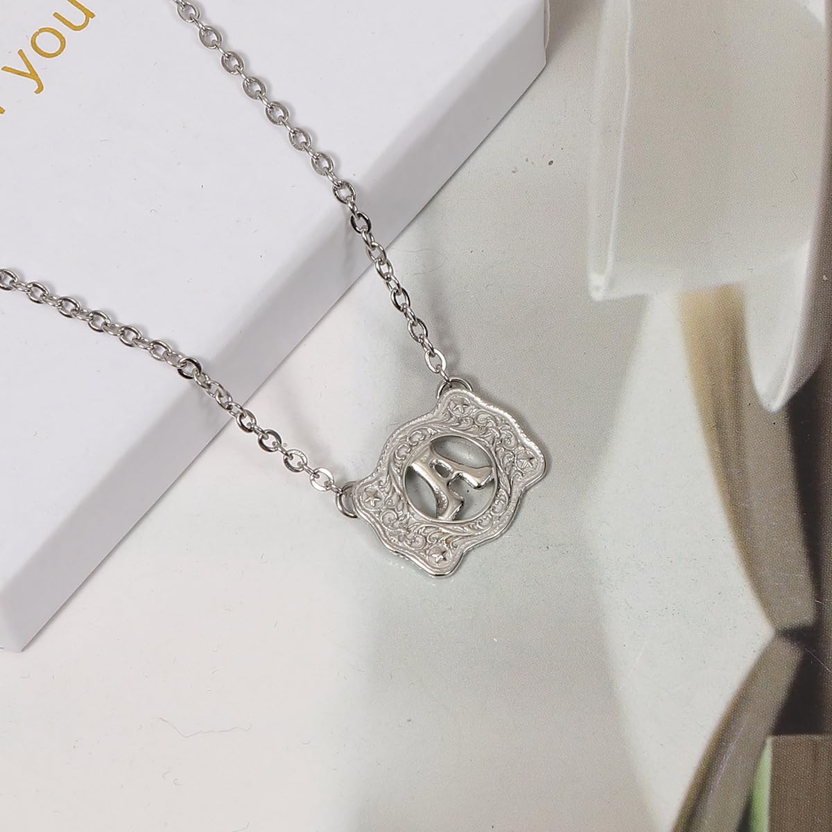 Belt Buckle Necklace Western Style Initial Letter Pendant Necklace, Decorative Belt Buckle Frame Design - Image 2