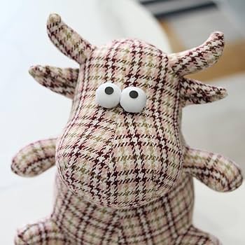 Amazon.co.jp: 創意的な個性的な大目網赤牛のぬいぐるみの置物牛