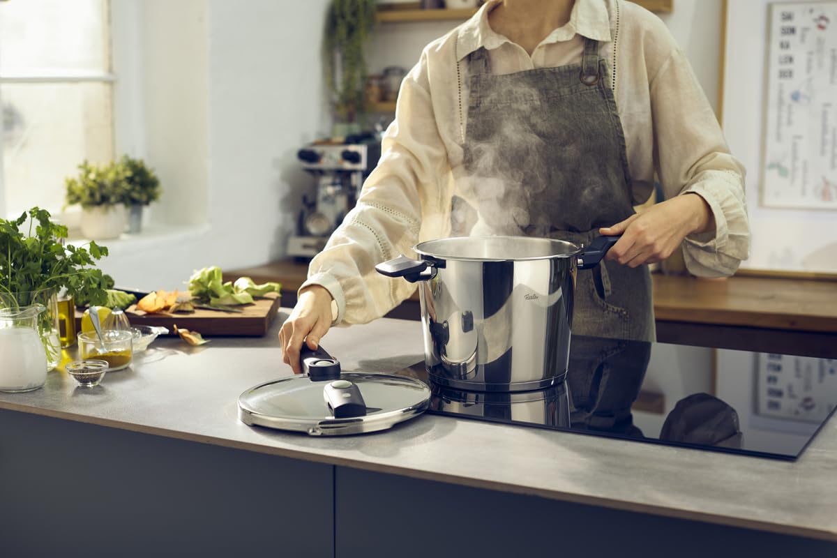 Fissler Vitaquick® Elemental - Olla a presión (6,0 L, 22 cm de diámetro), color verde salvia – Fabricado en Alemania, hasta un 70% más rápido, 2 niveles de cocción, base supertérmica, inducción