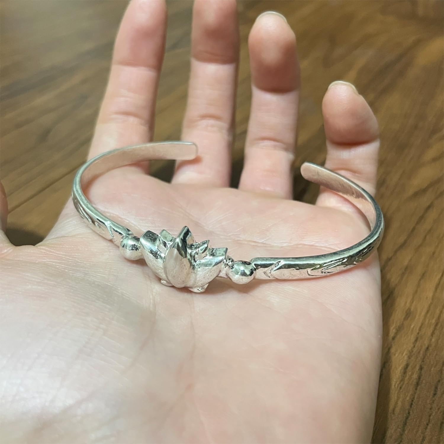 Amazon.co.jp: 葬送のフリーレン 腕輪 フェルン シュタルク 鏡蓮華