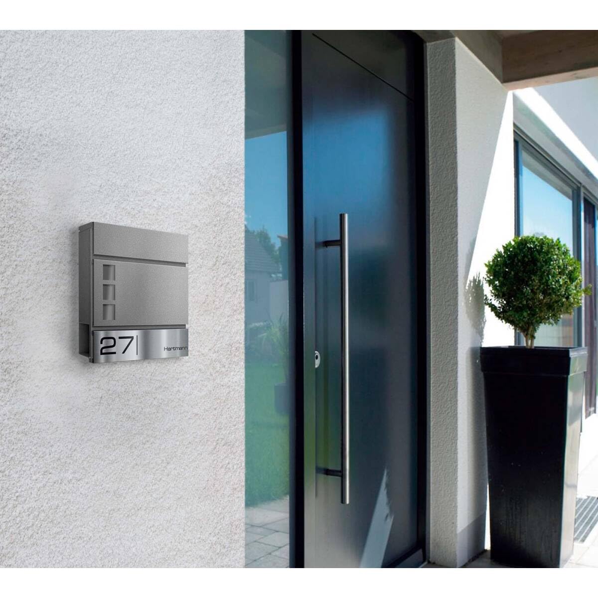 Metzler Cassetta Postale Grigio Alluminio RAL 9007 in Acciaio con Finestra – Incisione Laser Personalizzata (Nome & Numero Civico) su Targhetta in Inox – Con Vano Portagiornali – Modello Oltmann