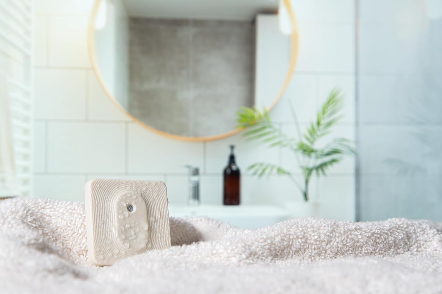 Shelly Blu H&T Avory | Confezione da 2 | Sensore di temperatura e umidità controllato Bluetooth | Resistente agli spruzzi d'acqua e alla polvere | Classe di protezione IP54 | App iOS Android |