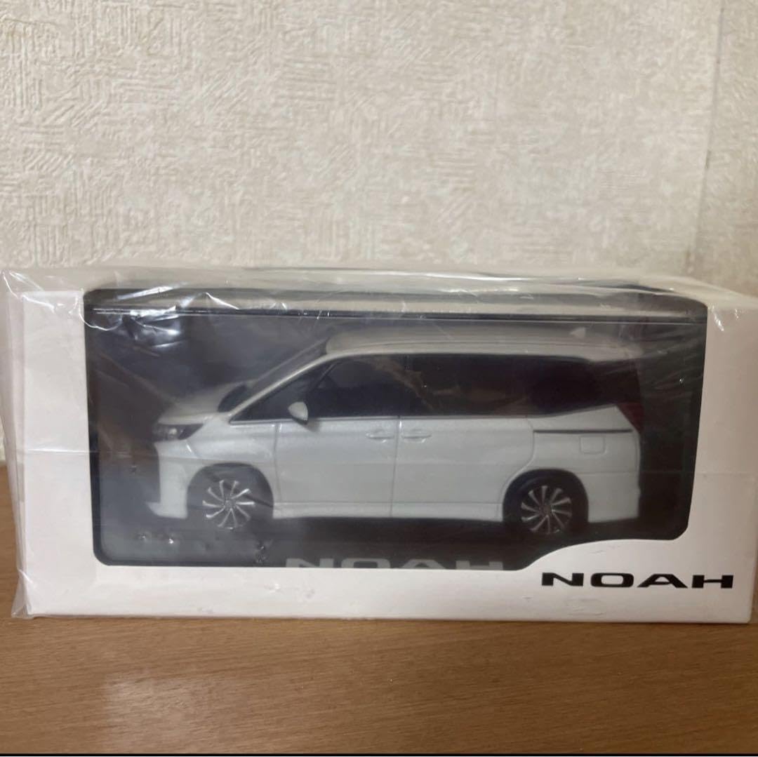 Amazon.co.jp: トヨタ カラーサンプル ノア ホワイトパールクリスタル