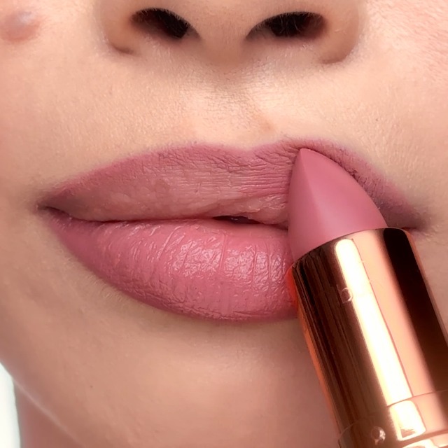 Amazon.com: Charlotte Tilbury K.I.S.S.I.N.G Lipstick