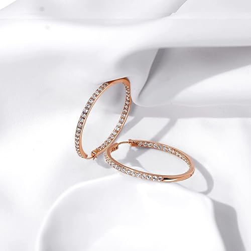 Miniatura 2 de Tienda Essentials Aretes de aro de plata de ley chapados en platino o oro hechos con circonitas Infinite Elements (anteriormente colección Tienda)