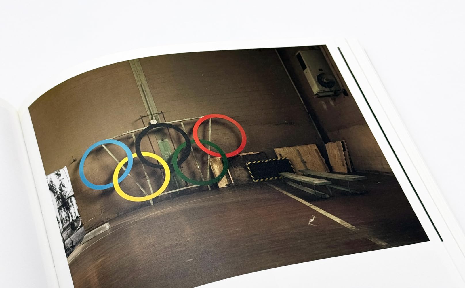 Olympic Realities: Sechs Stadte Nach Dem Grossanlass / Six Cities After the Games