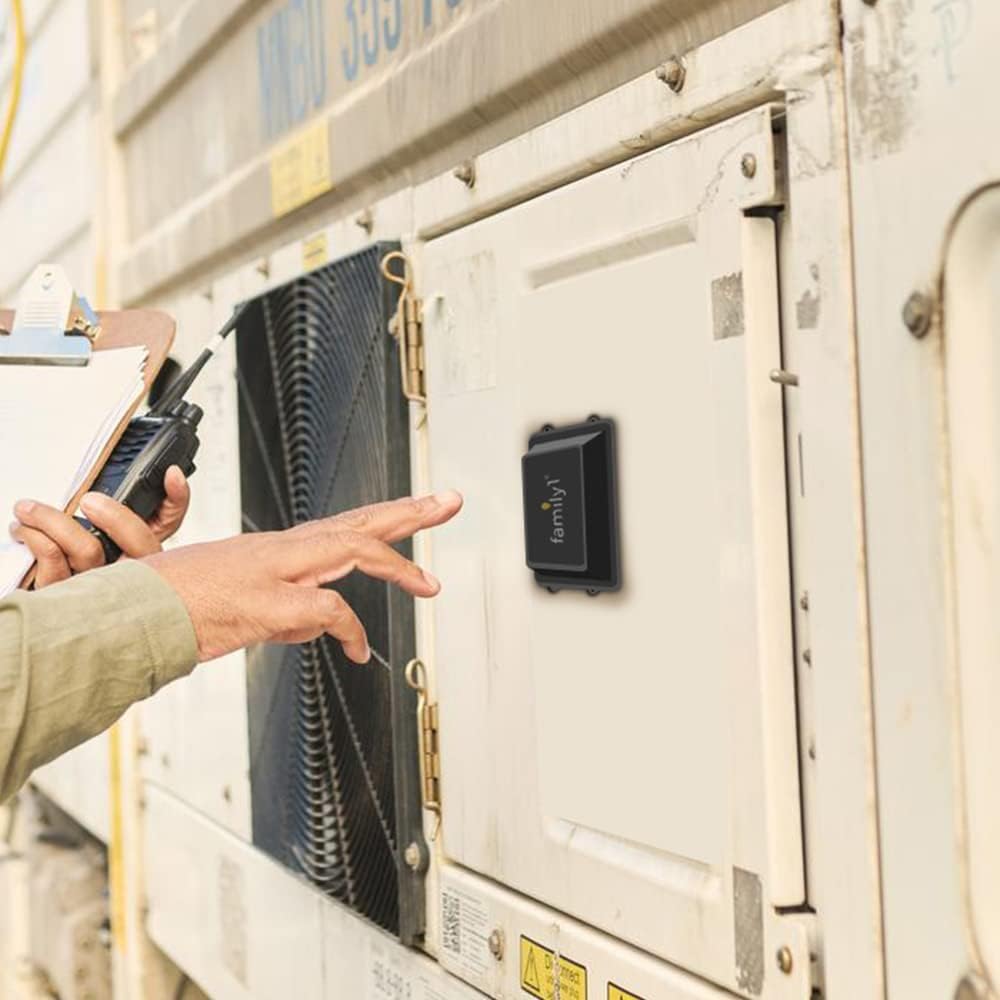 family1st gps asset tracker with built in magnets for tracking trailers assets rvs and vehicles waterproof weatherproof 5 year battery life sub