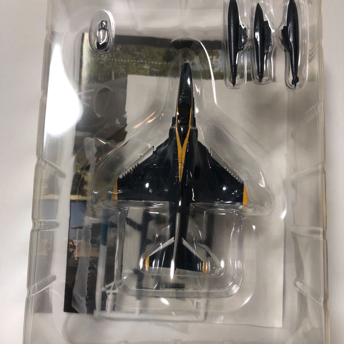 Amazon | A-4F スカイホーク 1/144 米海軍ブルーエンジェルス