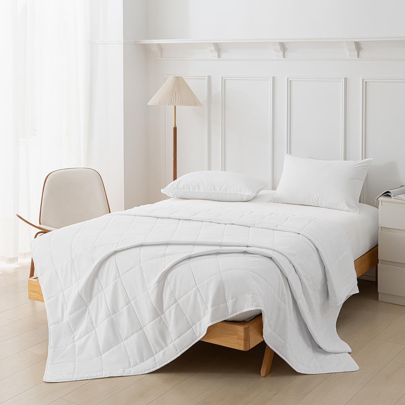 Good Nite Edredón King de 4,5 TOG, edredón de Verano, edredón Blanco de poliéster Suave y Ligero y Lavable a máquina con Lazos en Las Esquinas (230 x 220 cm)