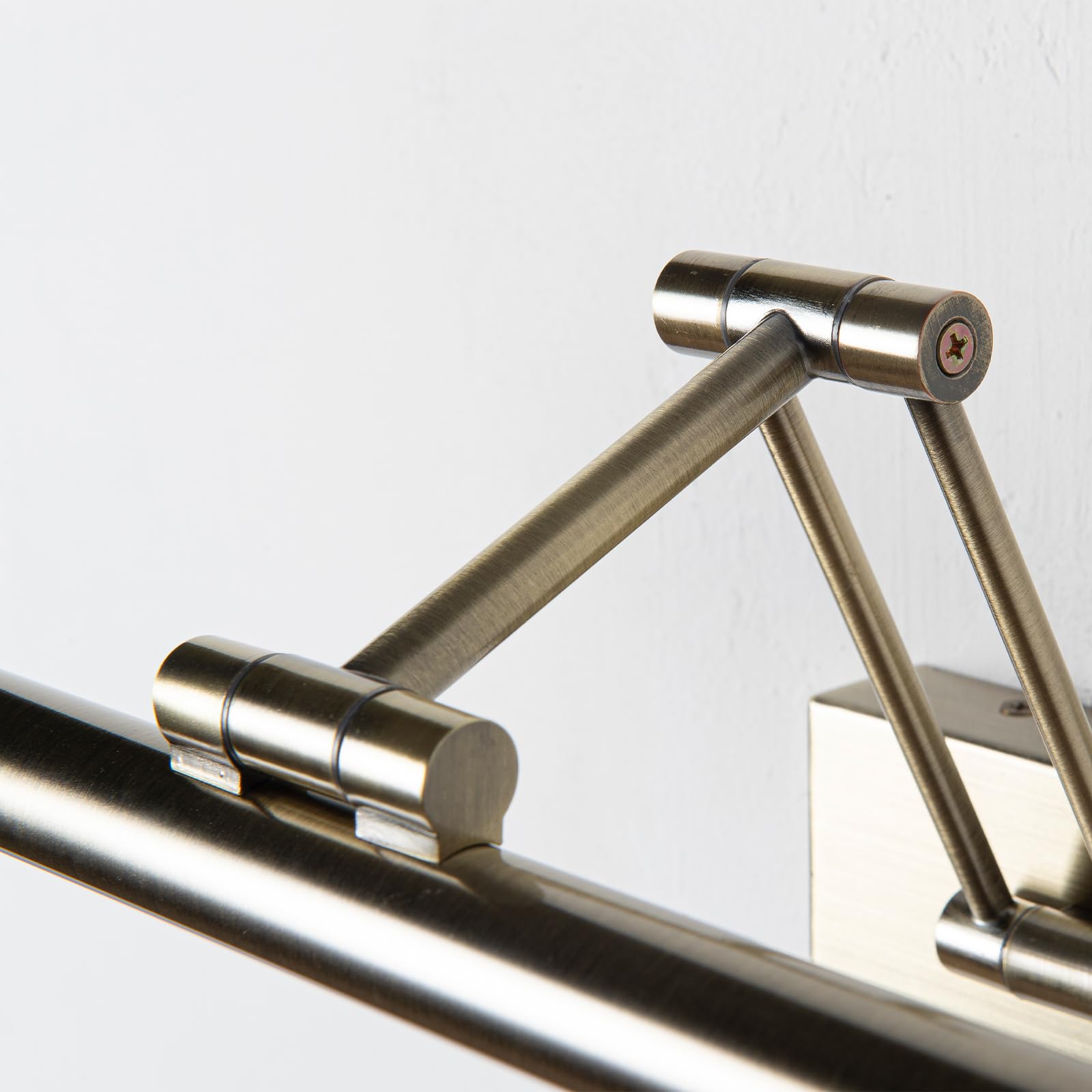 Alpinaluz Aplique LED para Cuadros 60 cm 12W en Aluminio Color Cobre Envejecido – Brazo Doble Articulado Orientable en 3 Ejes, Luz Cálida 2800K, Diseño Moderno Elegante para Iluminación Interior