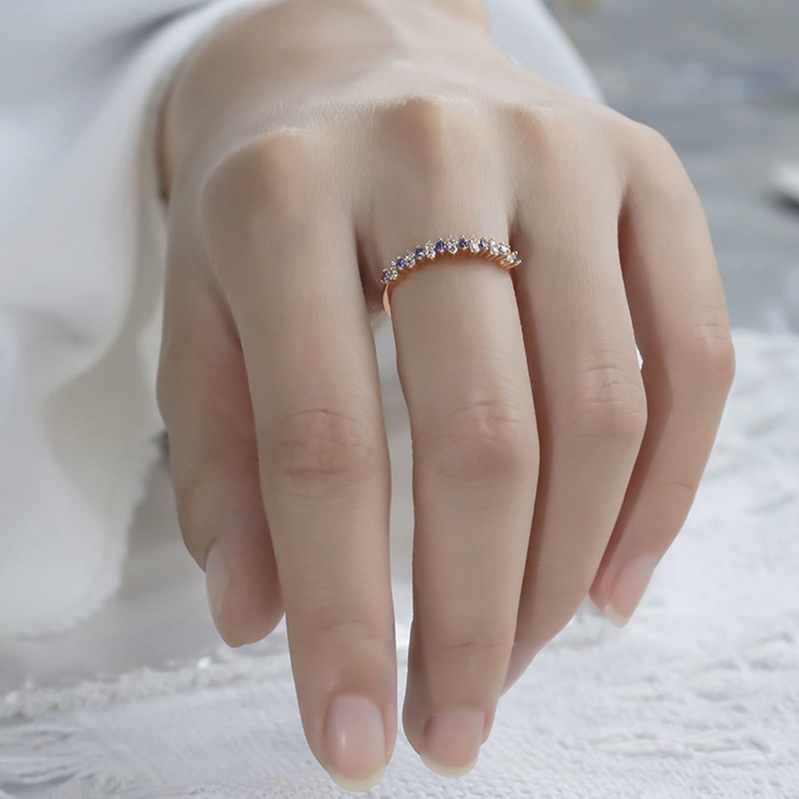 Anillo apilable de oro rosa 9 K/14 K/18 K para mujer, anillo fino con tanzanita sintética delicada