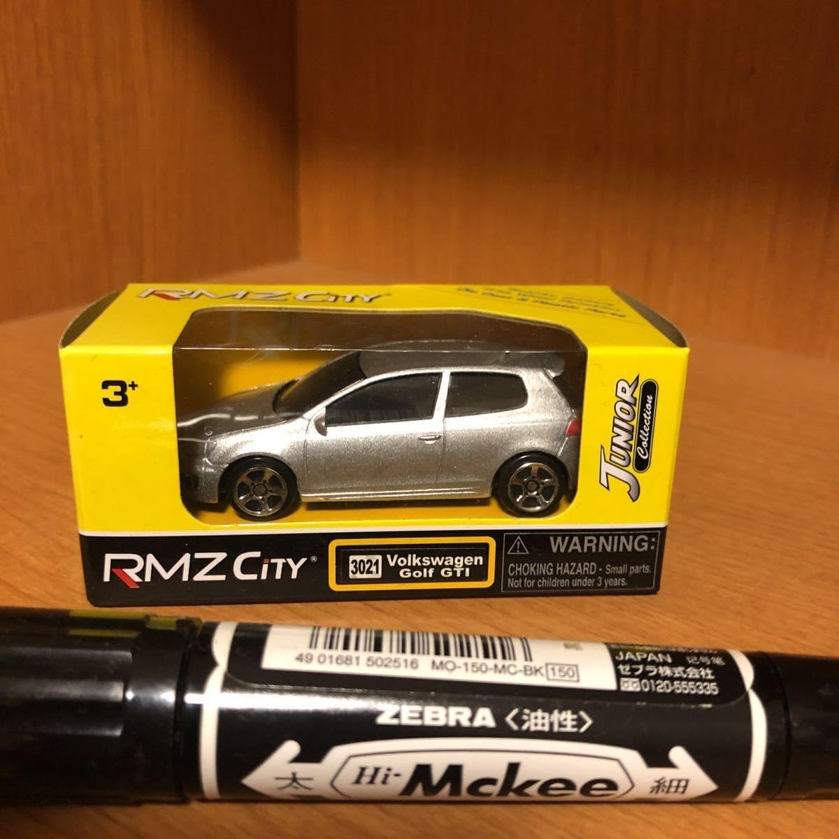 ゴルフ GTI ミニカー Revell VW GOLF GTI 1/18スケール ミニカー