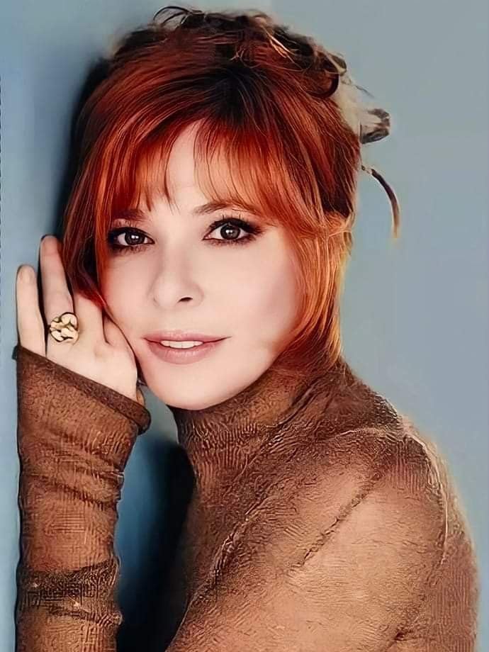 Mosaïque diamant Mylène Farmer point de croix strass complet 5D