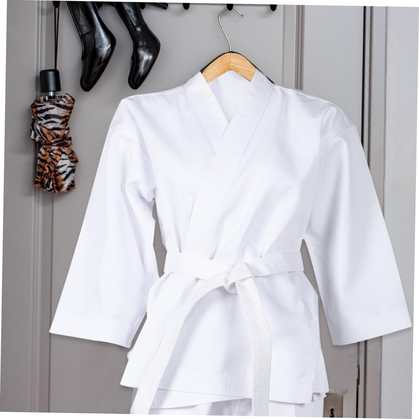 Kimono da Karate Bianco per Adulti e Ragazzi, Tessuto Misto Cotone, Comodo ed Elastico, per Allenamento Quotidiano e Arti Marziali