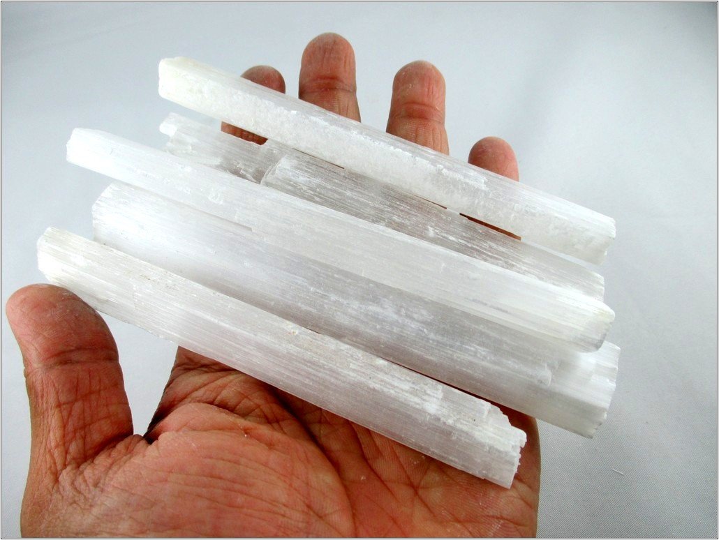 Jet InternationalRough Selenite Wand Chunks with Booklet (5-inch,200 g) - Set of 5 Pieces