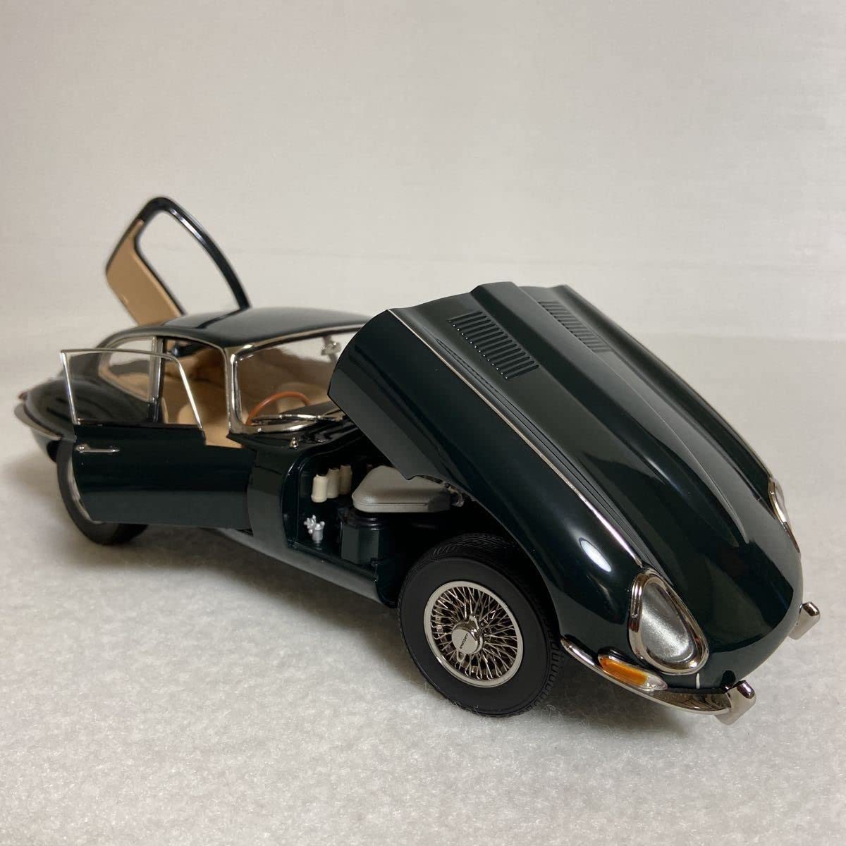 Amazon | 京商／KYOSHO：1/18 ジャガー Eタイプ クーペ／JAGUAR