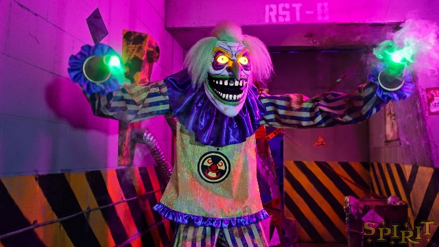 Spirit Halloween 6 Ft Nozzles Terry Clown Animatronic : Amazon.ca