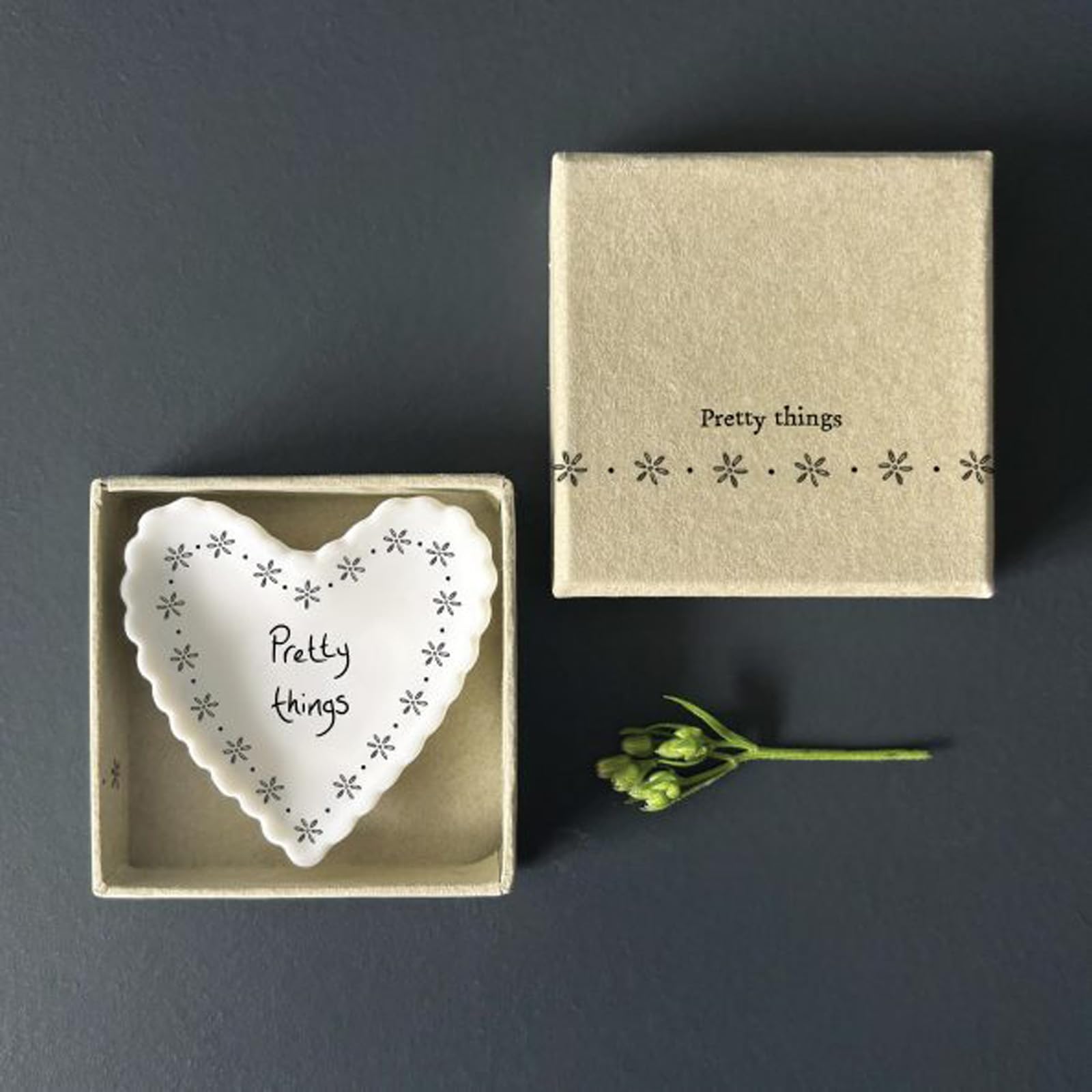 East of India Small Heart-Shaped Porcelain Ring Dish – “Pretty Things” Quote, Jewellery Organizer, Gift for Her, Keepsake