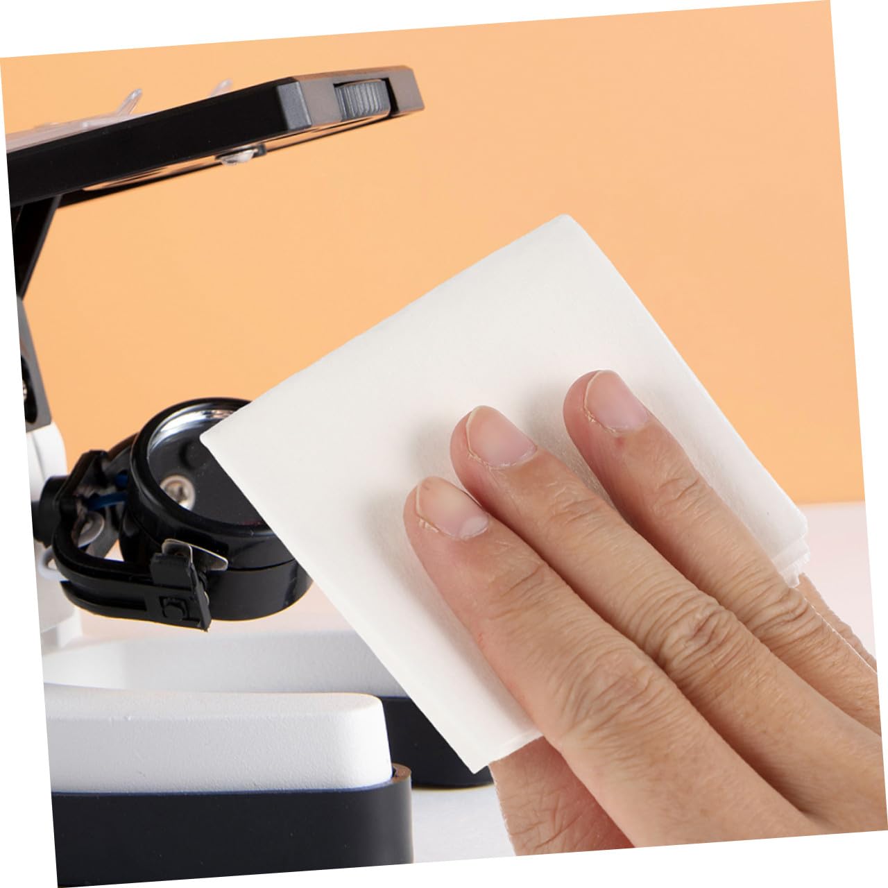 Panni per Pulizia Lenti Microscopio 1200 Pezzi, Tessuto Non Tessuto Bianco | Asciutti, Forte Assorbimento di Olio, Uso Versatile, senza Fibre, per Laboratori e Strutture Mediche