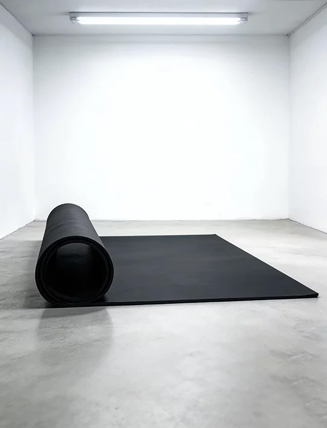 Heavy-Duty Insulated Rubber Mat - Durable Flooring Roll for Garage, Gym, Workshop, Non-Slip Versatile Surface, Ideal for High Traffic Areas, Easy to Clean,1 metersx5 metersx0.2 cm