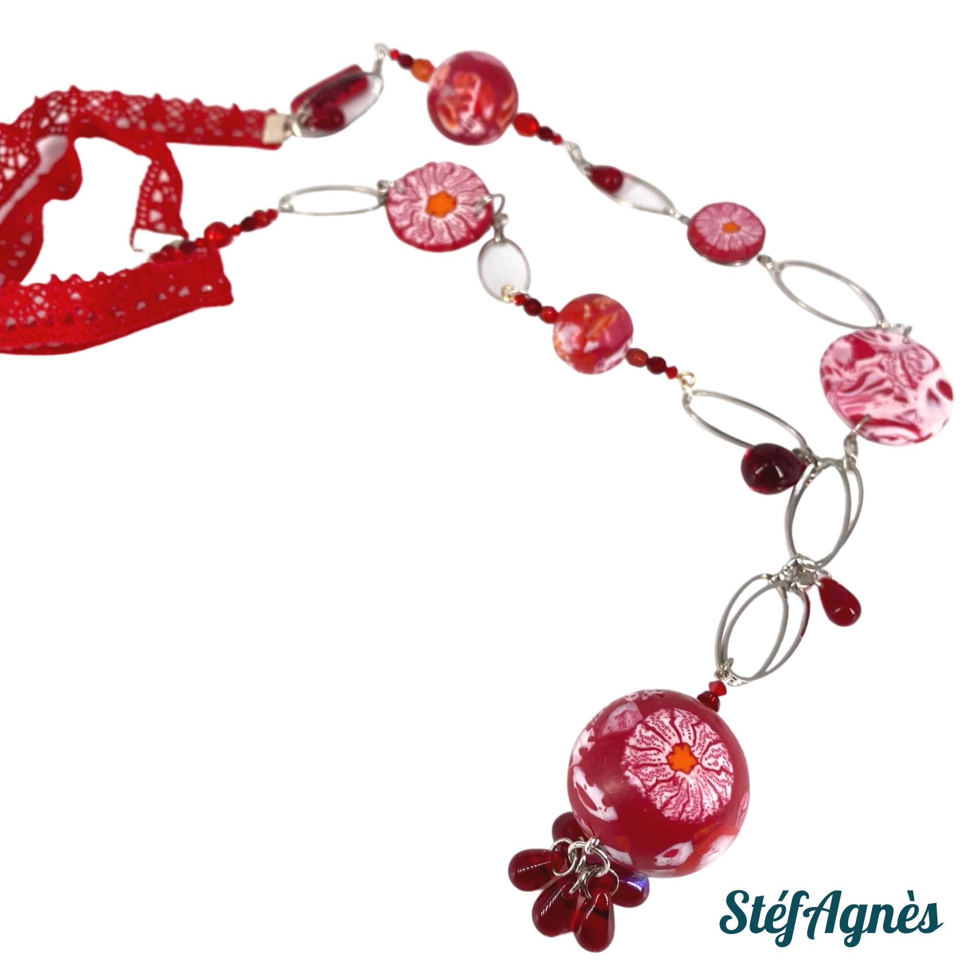 Collier long sautoir rouge avec dentelle et chaîne couleur argent – Bijou unique fait main | StéfAgnès