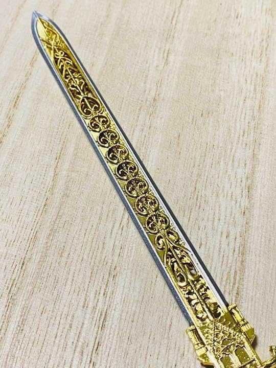 Amazon.co.jp: 夜と炎の剣 エルデンリング 剣 ミニ武器 キーホルダー
